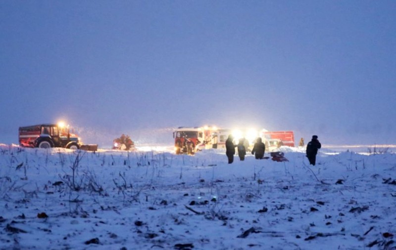 UPDATE | Un avion cu 71 de persoane la bord s-a prăbușit lângă Moscova. Trei copii şi trei cetăţeni străini, printre victime