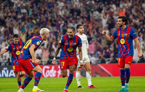 Ce nu s-a văzut la Supercupa Barcelona – Real Madrid: reacții diferite la golul lui Raphinha și tensiuni în lojă