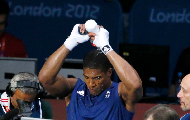 Meci pentru unificarea titlurilor categoriei grea la box. Anthony Joshua îl va înfrunta pe Joseph Parker pe 31 martie, la Cardiff