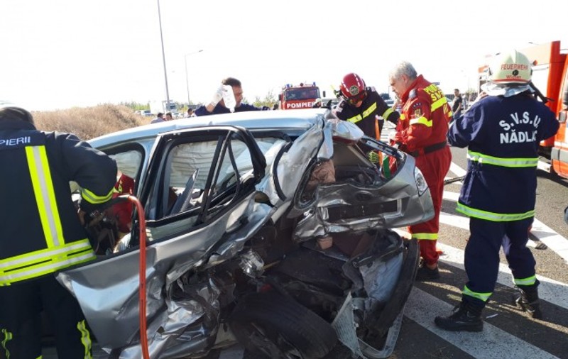 Accident înfiorător pe autostrada Arad-Nădlac. O persoană a murit și alte trei au fost rănite