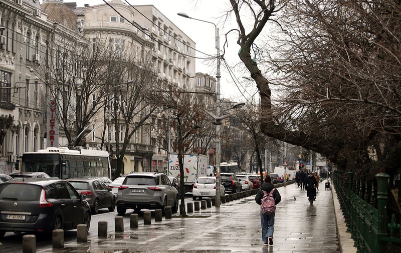 Alertele meteo, prelungite: județele aflate sub cod galben de vânt puternic. În București sunt anunțate ploi