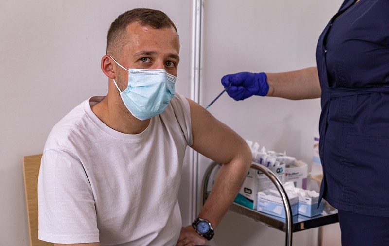 Numărul vaccinărilor, o nouă scădere. Sub 8.000 de persoane s-au prezentat pentru prima doză în 24 de ore