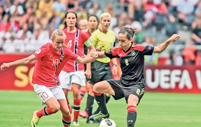 Cristina Dorcioman a fluierat finala Europeanului de fotbal feminin şi este favorita lui Collina