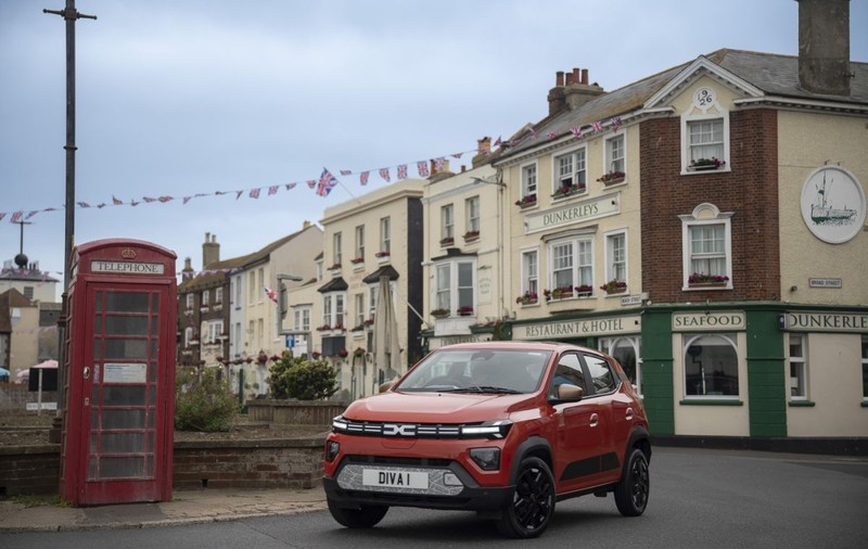 Dacia va lansa un nou model de mașină electrică în 2026. Cum arată și de la ce preț pornește mini-SUV-ul