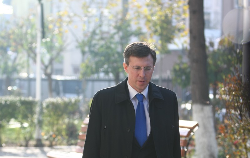 Dorin Chirtoacă a fost plasat în arest la domiciliu. Partidul Liberal, din care face parte, se retrage din coaliţia de guvernare