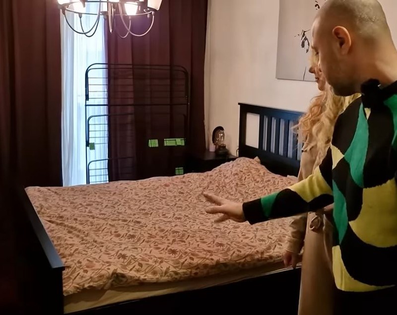 Imagini din apartamentul lui Mihai Mitoșeru: „Arată atât de frumos datorită fostei soții, ea a făcut cam tot în casa asta”