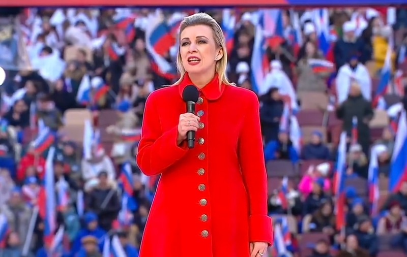 O polemică a două mari vedete TV din Rusia arată cum gândesc susținătorii lui Putin: „Ca să ne accepte, Vestul vrea să ne căim. Dar oricum n-au loc pentru noi toți”