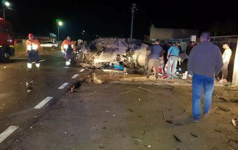Doi morți și trei răniți, în urma unui accident în județul Galați. Depășirea unei căruțe a provocat nenorocirea | VIDEO