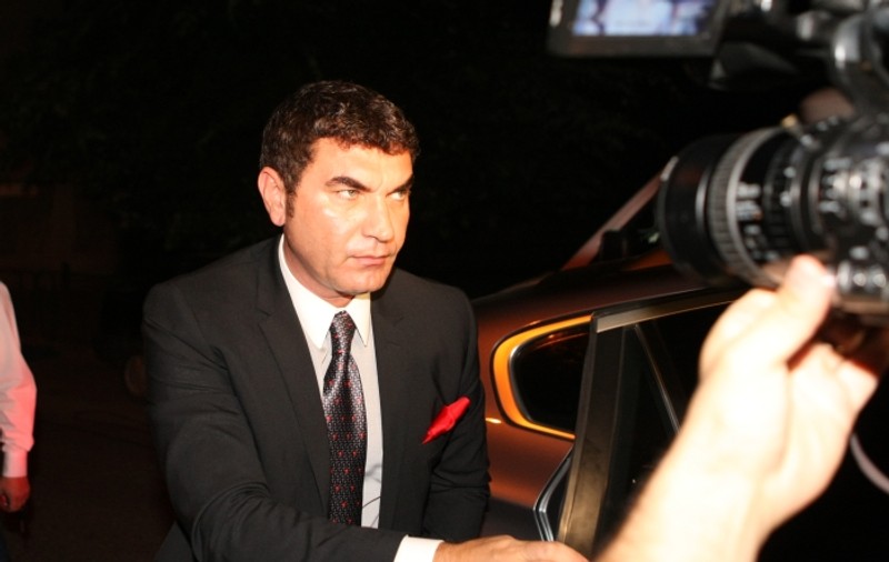 Cristi Borcea I-A DUS APĂ ŞI BAGAJE LUI GIGI BECALI, în arest! | FOTO