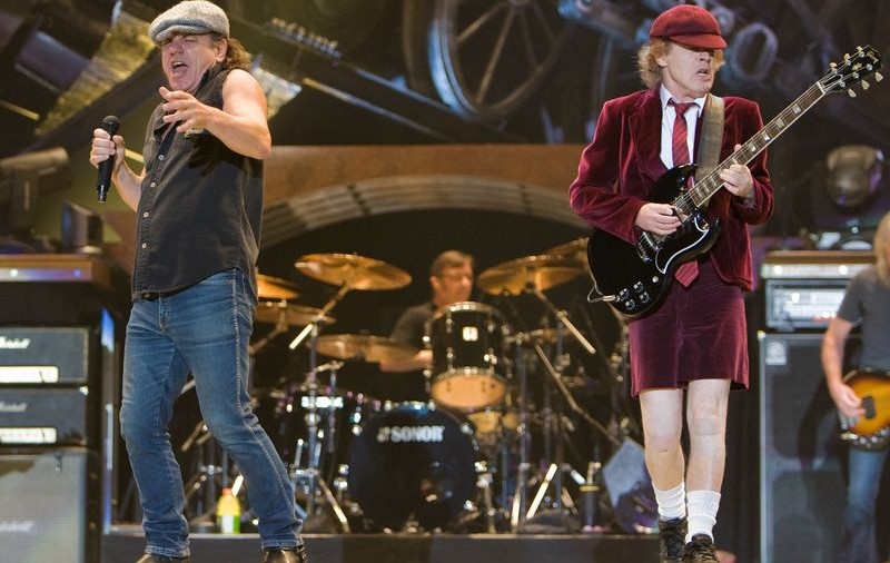 Accesul la concertul AC/DC se face începând cu orele 15.00 