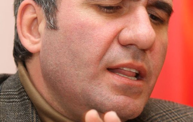 Hagi: "Becali vorbeşte doar în funcţie de interesele lui"