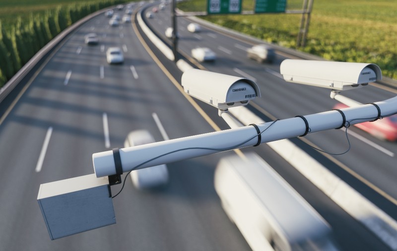 Amendă 2.000 de euro și suspendarea permisului auto pe loc, timp de un an: cu ce viteză este interzis să circuli pe autostrăzile din Grecia