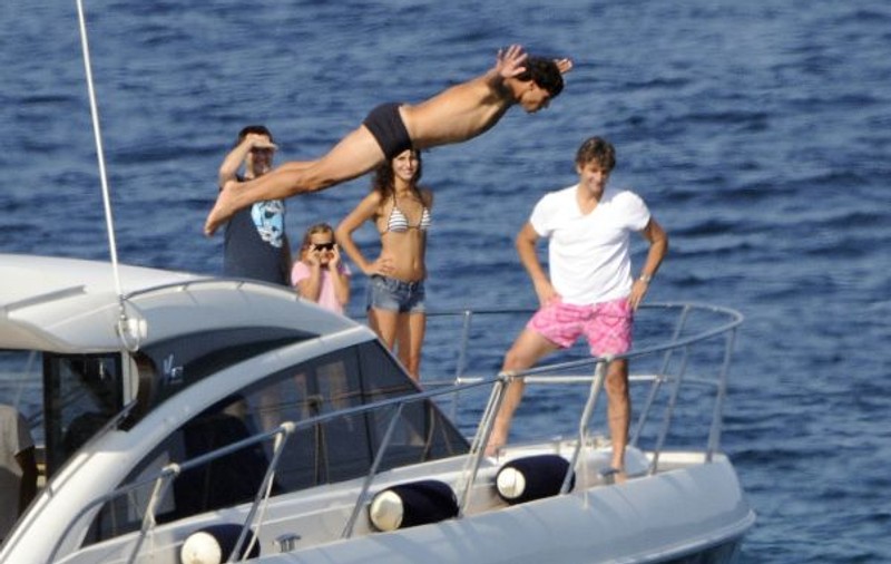 BINE, BINE DE TOT! ATENŢIE, TRUP PERFECT, PLONJON ÎN MARE! | FOTO