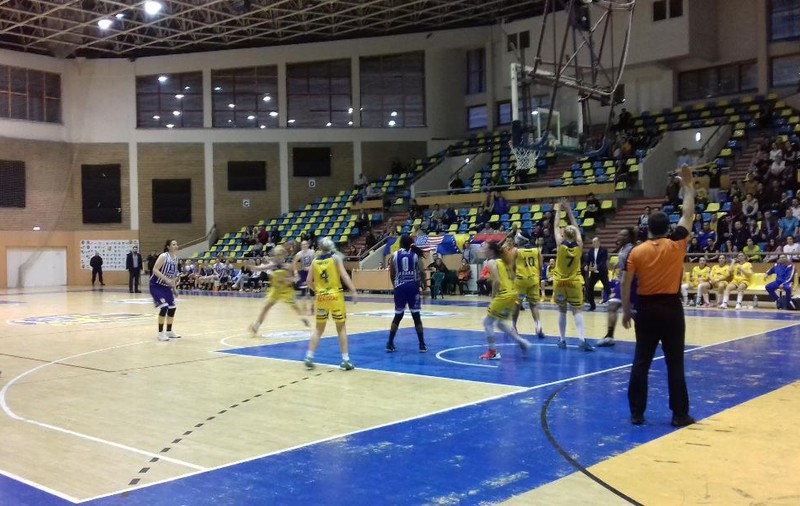 Record în baschetul românesc. La meciul FCC ICIM Arad - SCM Timișoara, un sfert s-a terminat cu scorul 18-0 / GALERIE FOTO