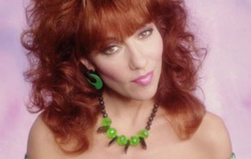 O mai ții minte pe Peggy Bundy? Arată senzațional la 62 de ani | FOTO ÎN ARTICOL