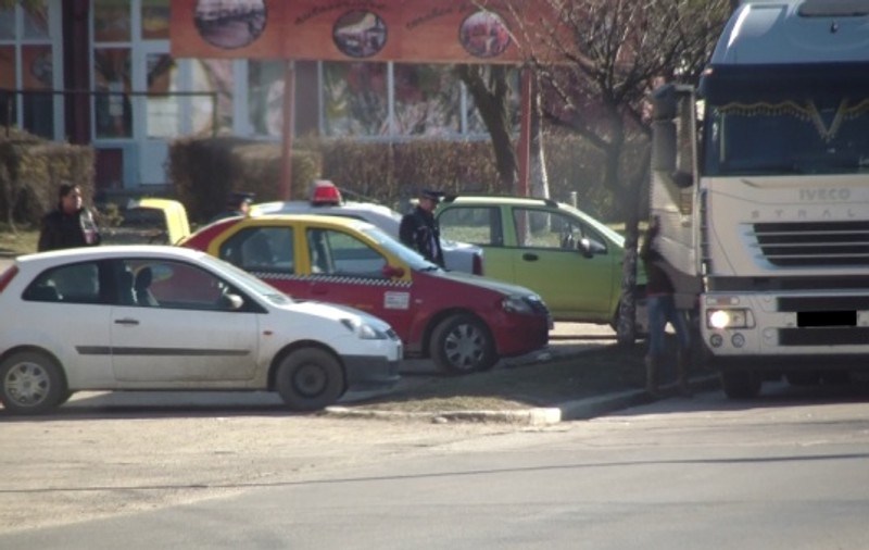 CONFESIUNILE UNEI PROSTITUATE care îşi agaţă clienţii sub ochii poliţiştilor