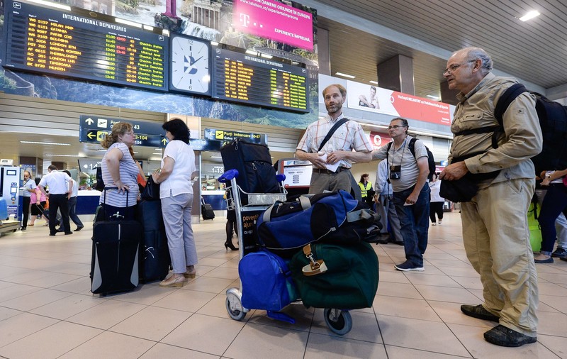 DOCUMENT. Radiografia dezastrului de pe Aeroportul Otopeni: 1.600 de curse întârziate într-o lună, obiecte străine în spațiul de mișcare, echipamente depășite și personal insuficient