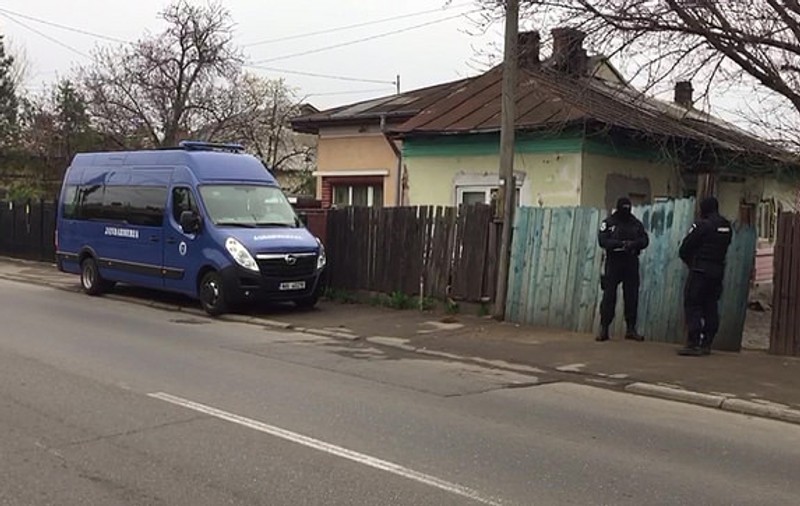 Gravide, racolate pentru a obține ilegal indemnizații de creștere a copilului