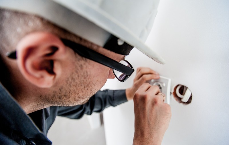 Ce înseamnă PRAM și de ce este importantă verificarea periodică a instalațiilor electrice
