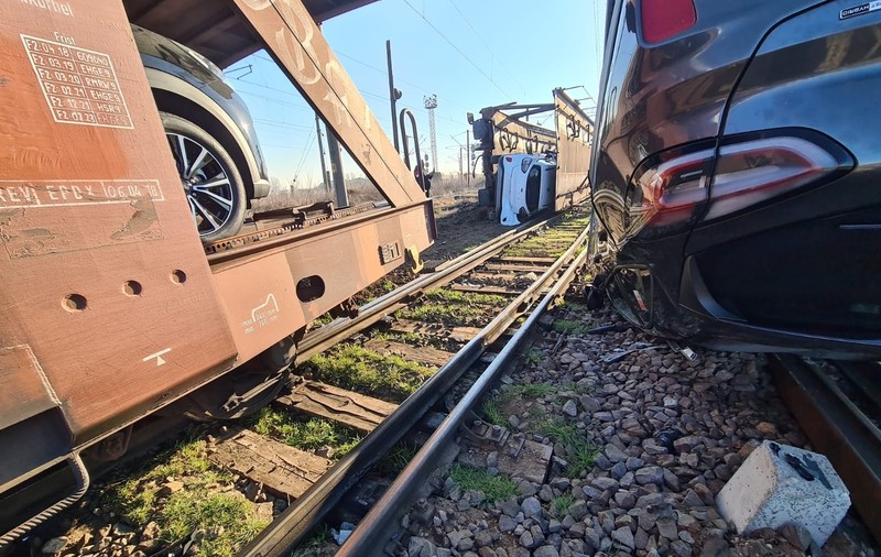CFR anunță că toate vagoanele de marfă deraiate în urma accidentului feroviar din Teleorman au fost repuse pe şine