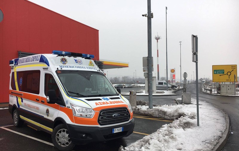 Un microbuz cu nouă românce, implicat într-un accident, în Italia