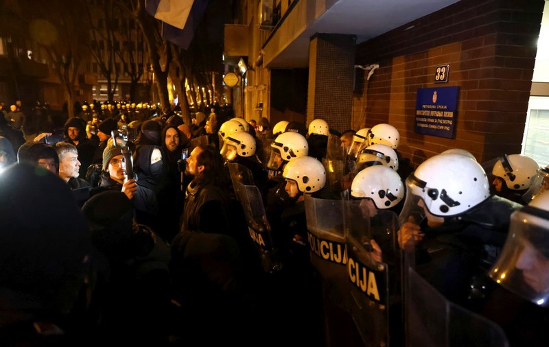 Protestele naționaliste din Serbia sporesc tensiunile cu privire la influența Rusiei în statul din Balcani