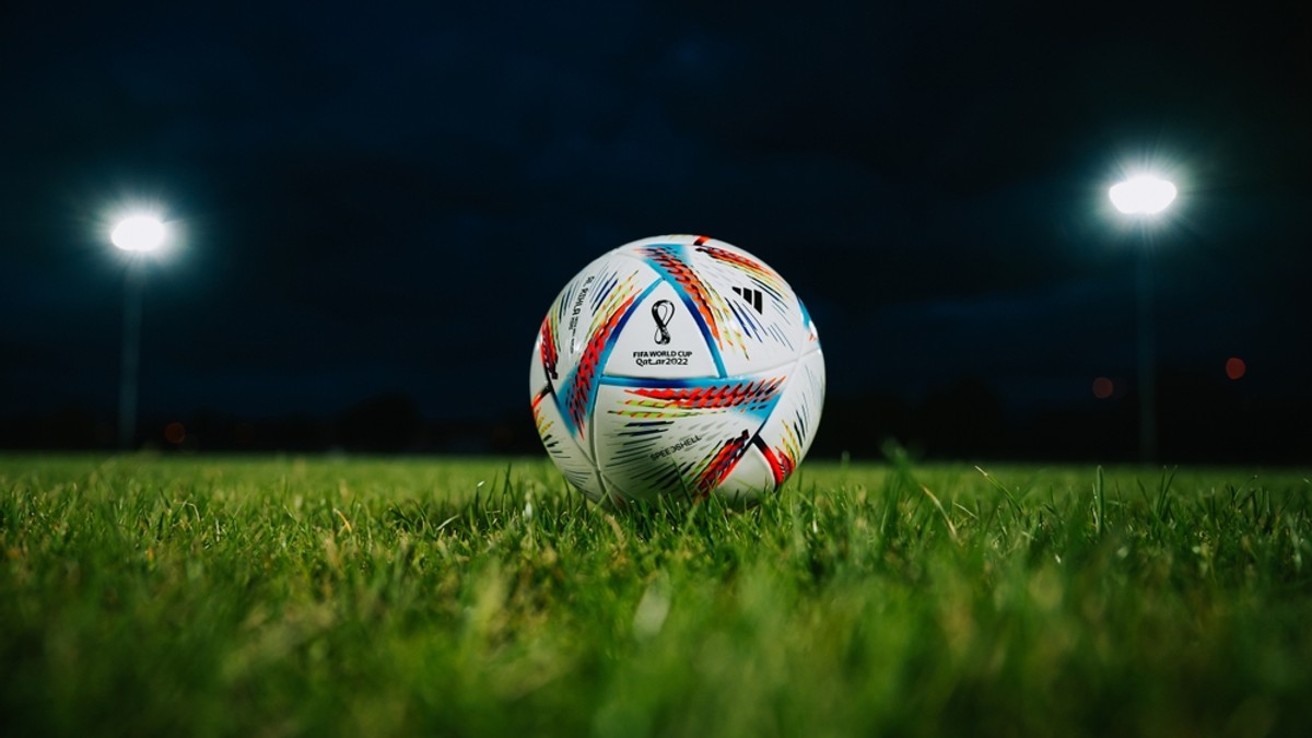 Meciurile de azi, sâmbătă, 26 noiembrie, de la Campionatul Mondial de fotbal din Qatar - Imagine cu mingea oficială a Cupei Mondiale din Qatar