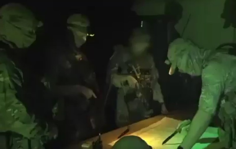 Ucrainenii se laudă că soldații dintr-un comando au capturat, cu „eforturi titanice”, mai multe platforme de gaze de lângă Insula Șerpilor | VIDEO