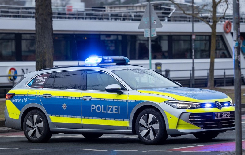 Patru români au jefuit zeci de containere de șantier în Germania