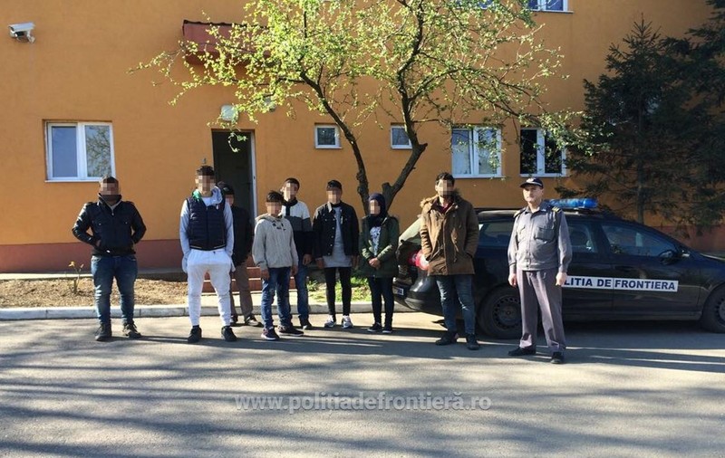 Zeci de migranți au fost prinși la granița cu Serbia. N-au reușit să-i păcălească pe polițiștii de frontieră de 1 aprilie