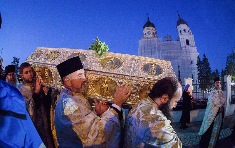 La Iași au început pregătirile pentru Sf. Parascheva. Momentele importante ale pelerinajului și sosirea moaștelor Sfântului Călător