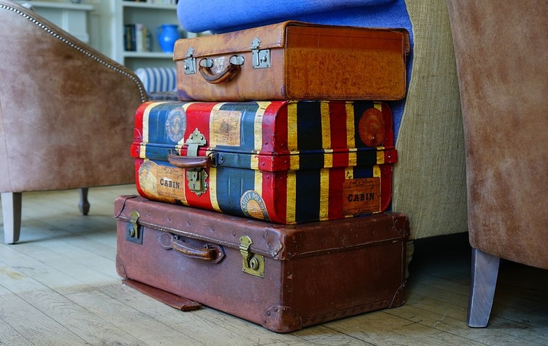 (P) Lista cu bagaje pentru vacanță: 5 lucruri de care să ții cont