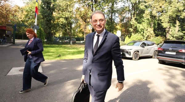 Luca Niculescu este optimist după discuțiile cu PSD, PNL și USR. Foto: Dumitru Angelescu / Libertatea