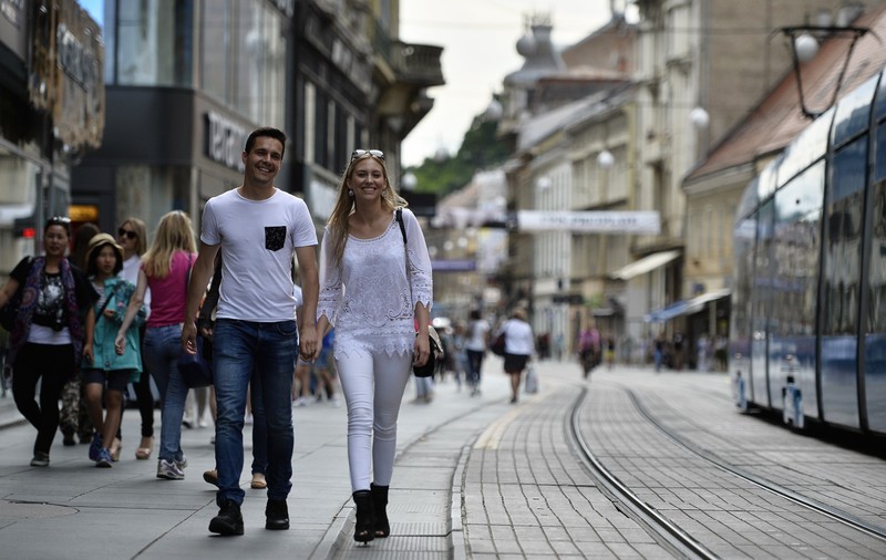 Cum au trăit cutremurul fotbaliștii croați care evoluează în România. „I-am spus fetiței că dansează casa, ca să nu se sperie”