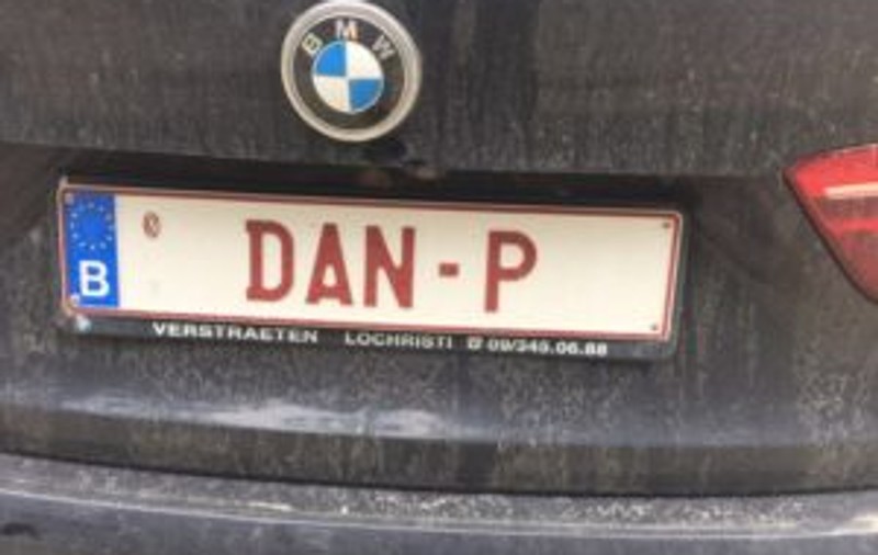 Posesorul unei mașini înmatriculate în Belgia cu număr personalizat: „Circul cu ea în România din 2015. Nu mi-au spus că ar fi ilegal”