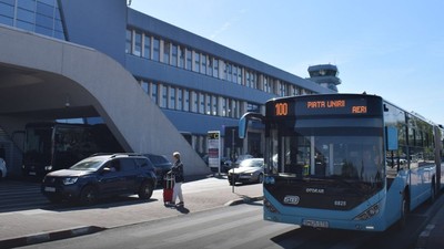 Autobuzele nu mai opresc în stația „Sosiri” a Aeroportului Henri Coandă, din cauza unor lucrări la terminal