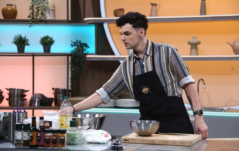 Cine e Andrei Doru de la Chefi la cuțite, sezonul 14. A lucrat pentru Chef Alain Ducasse și a gătit la turneul Wimbledon