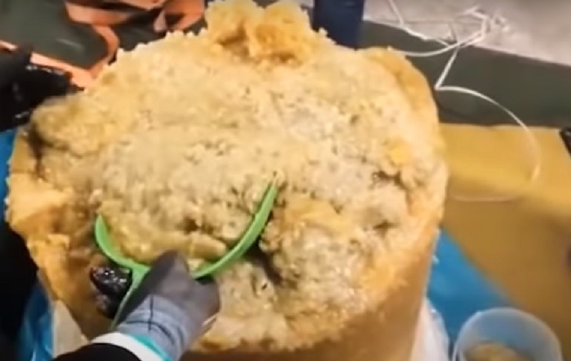 VIDEO | Captură de peste 3 tone de cocaină pură în Polonia. Drogurile erau ascunse în ananas congelat