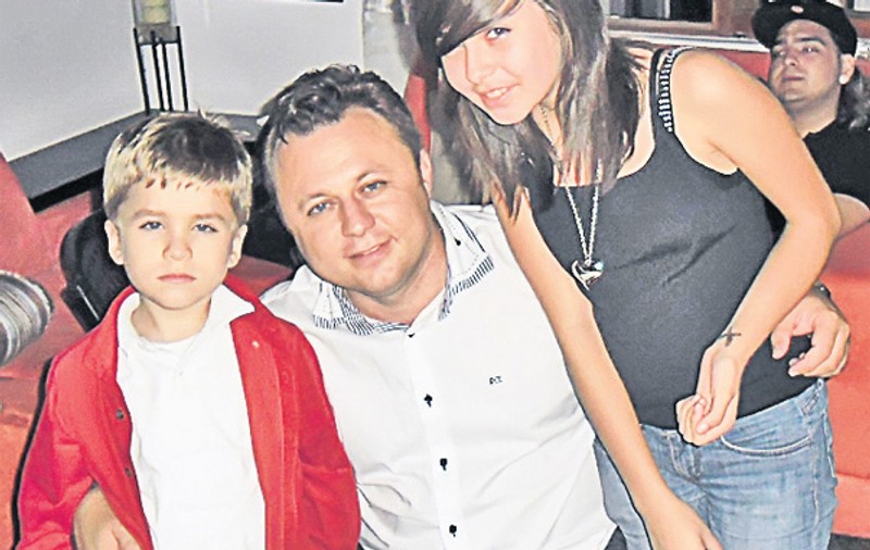 Dragoş Dolănescu îşi serbează azi băieţelul de 1 an