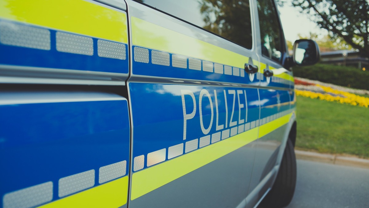 Român prins la volan în Austria cu o alcoolemie de 5,24 la mie. A tamponat o altă mașină și le-a cerut polițiștilor o țigară