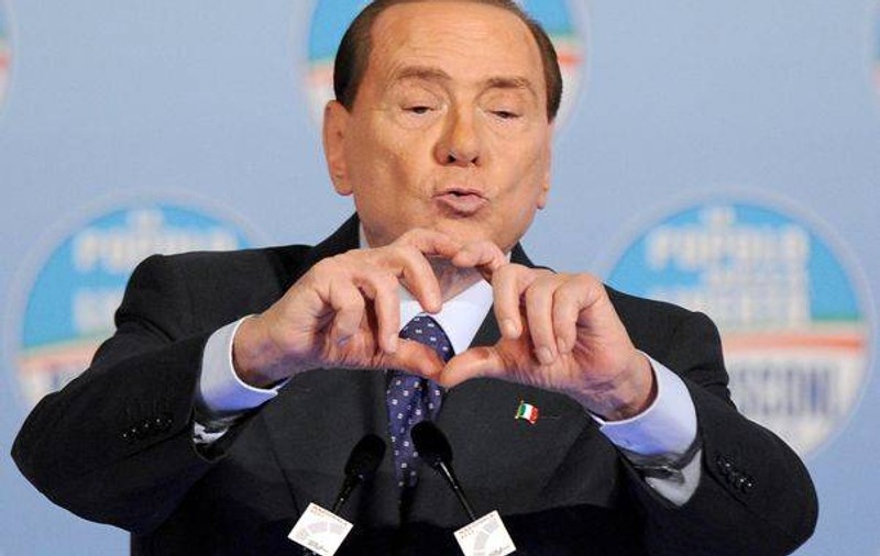 O moldoveancă i-a luat minţile lui Berlusconi! Uite ce frumoasă este! FOTO IN ARTICOL