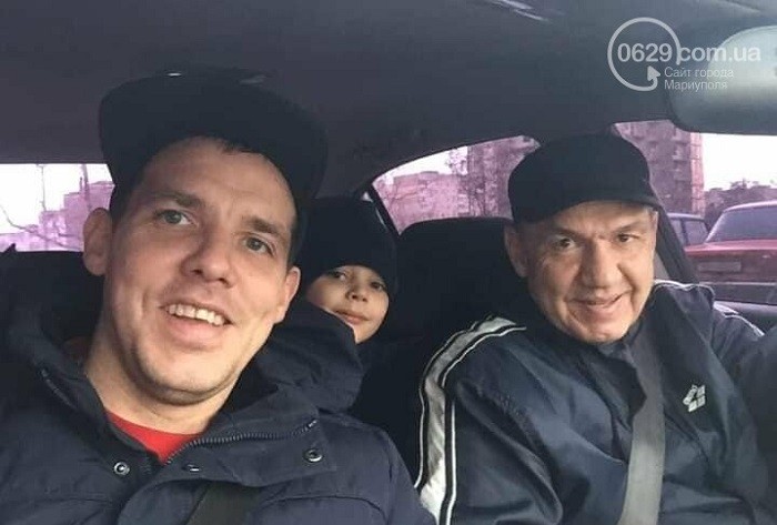 Kira, alături de tatăl și bunicul ei. Foto: Facebook