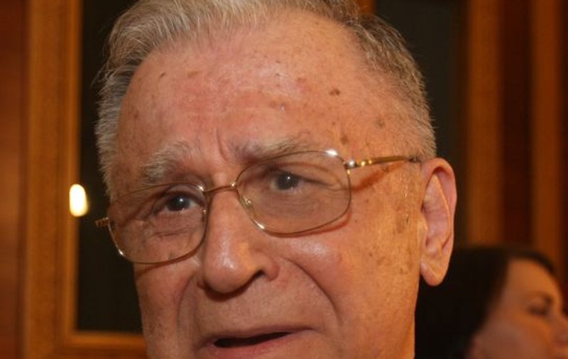 La mulţi ani, Ion Iliescu!