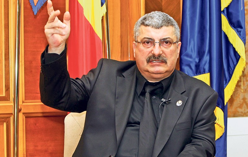Gelozia L-A SCOS DIN MINŢI! Prigoană NU ACCEPTĂ aventura Adrianei Bahmuţeanu