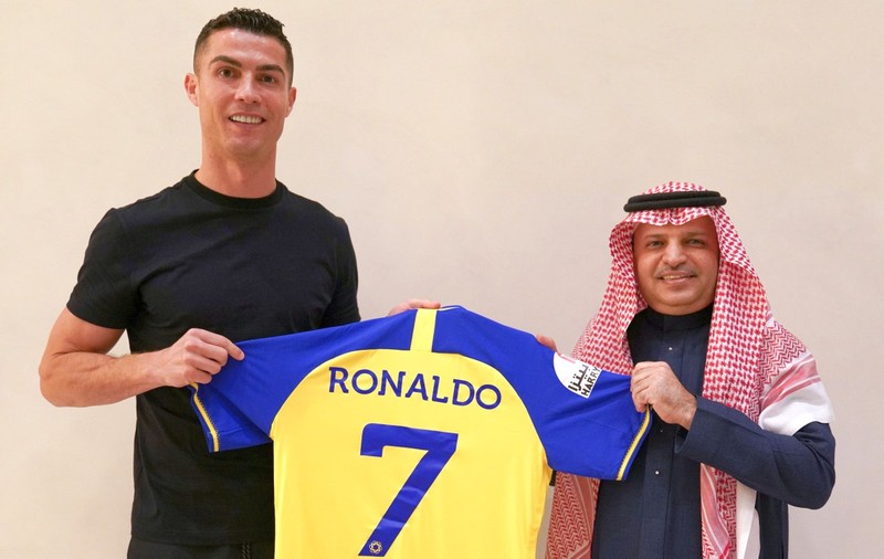 OFICIAL. Cristiano Ronaldo a semnat un contract cu Al-Nassr. Salariul uriaş pe care îl va primi