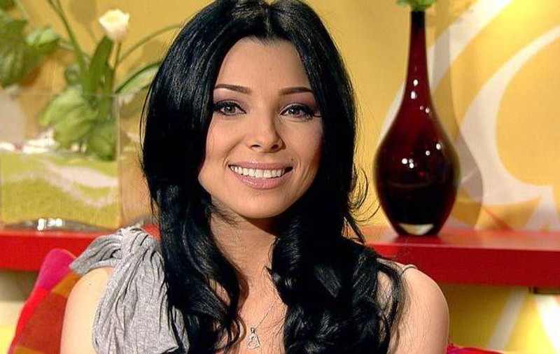 Corina Caragea împlineşte 30 de ani. Vezi cum sărbătoreşte Revelionul şi ziua de naştere!