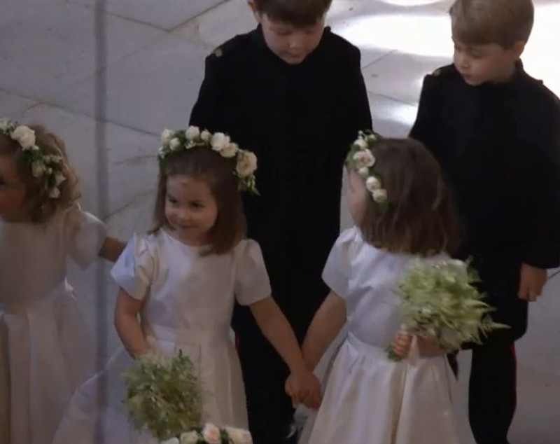 FOTO | Prinţul George şi Prinţesa Charlotte, adorabili la nunta regală