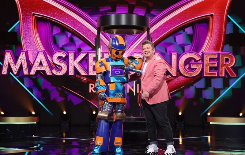 Cine este Robotul de la „Masked Singer România” sezonul 2: „Una dintre partenere m-a adus la sapă de lemn”