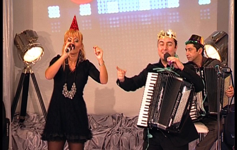 Oana Turcu s-a apucat de cântat muzică lăutărească! A făcut un duet cu Marian Mexicanu 