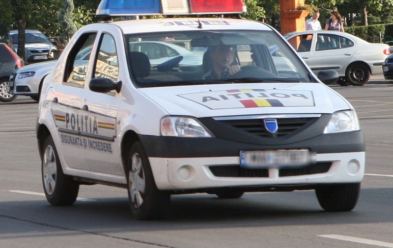Braconier implicat într-un accident rutier, după ce a fugit de poliţie